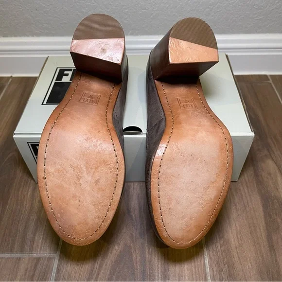 Frye Carson Leather Block Heel Pump, Slate Brown, size 10 - Picture 5 of 9